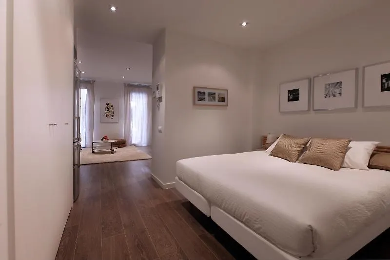 Apartamentos Med Ramblas Barcelona 0*,  España